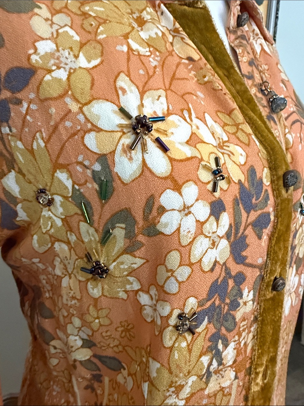 Floral Button-Front Tunic in Rust and Olive - Picture 3 of 7